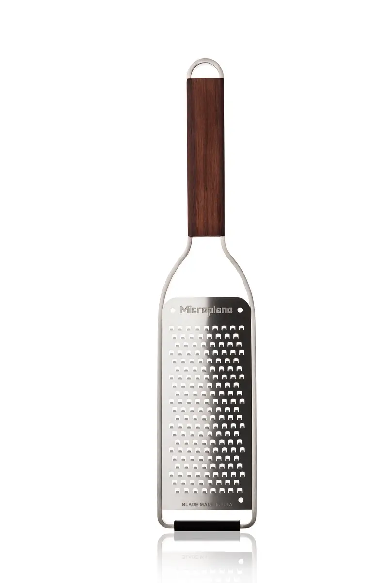 Coarse Grater With Walnut Wood Handle – Master Series 1